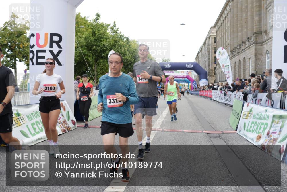 06.09.2026 - CURREX Alsterlauf Yannick Fuchs http://msf.ph/oto/10189774 06.09.2026 10:05:43 Ziel 2267, 2476, 2659, 3064, 3180, 3230, 3314, 3439, 3457, 4130, 4197, 4198, 4408, 4430, 4538, 5135, 5137, 5373, 5390, 5405, 5406, 5777, 6458 meine-sportfotos.de