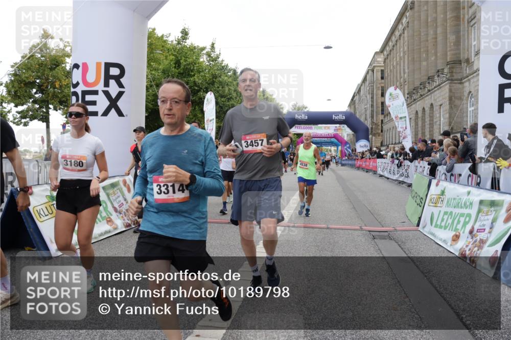 06.09.2026 - CURREX Alsterlauf Yannick Fuchs http://msf.ph/oto/10189798 06.09.2026 10:05:43 Ziel 2267, 2476, 2659, 3064, 3180, 3230, 3314, 3439, 3457, 4130, 4197, 4198, 4408, 4430, 4538, 5135, 5137, 5373, 5390, 5405, 5406, 5777, 6458 meine-sportfotos.de