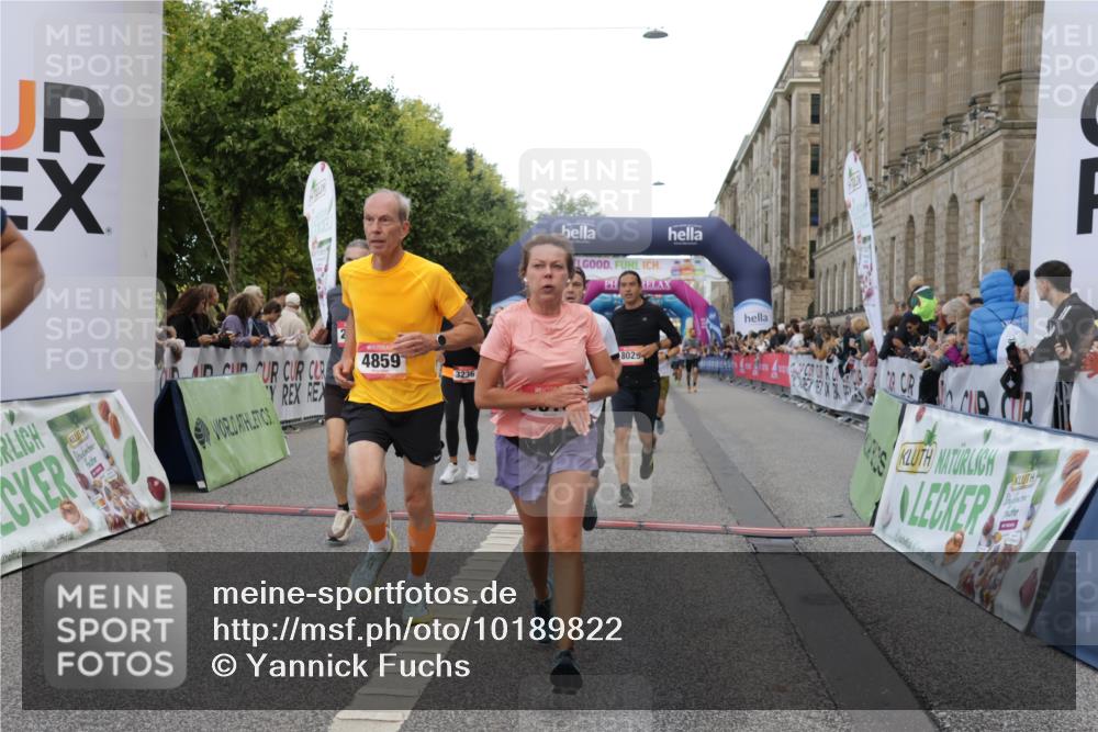 06.09.2026 - CURREX Alsterlauf Yannick Fuchs http://msf.ph/oto/10189822 06.09.2026 09:57:30 Ziel 2316, 2806, 2966, 3160, 3236, 3559, 3881, 3914, 4224, 4641, 4859, 5463, 5510, 5978, 6020, 8029, 8281 meine-sportfotos.de