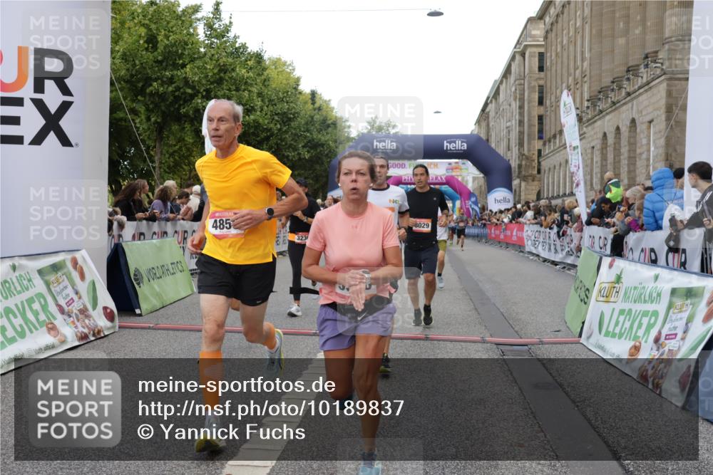 06.09.2026 - CURREX Alsterlauf Yannick Fuchs http://msf.ph/oto/10189837 06.09.2026 09:57:30 Ziel 2316, 2806, 2966, 3160, 3236, 3559, 3881, 3914, 4224, 4641, 4859, 5463, 5510, 5978, 6020, 8029, 8281 meine-sportfotos.de