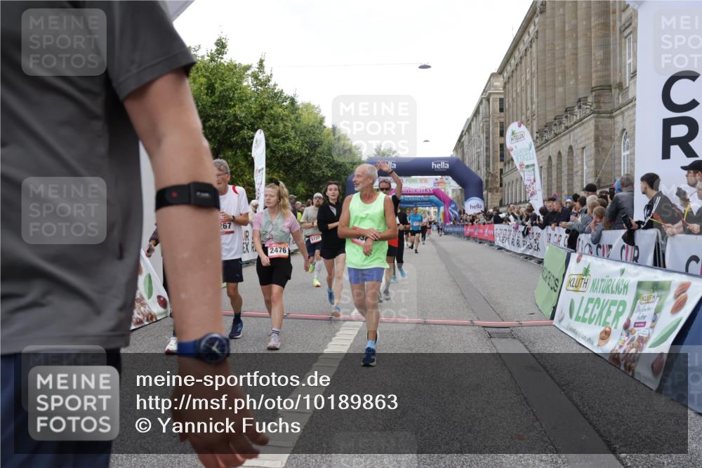 06.09.2026 - CURREX Alsterlauf Yannick Fuchs http://msf.ph/oto/10189863 06.09.2026 10:05:45 Ziel 2047, 2267, 2476, 2659, 3064, 3180, 3230, 3314, 3439, 3457, 4130, 4197, 4198, 4408, 4430, 4538, 4871, 5135, 5137, 5390, 5405, 5406, 5520, 6458 meine-sportfotos.de