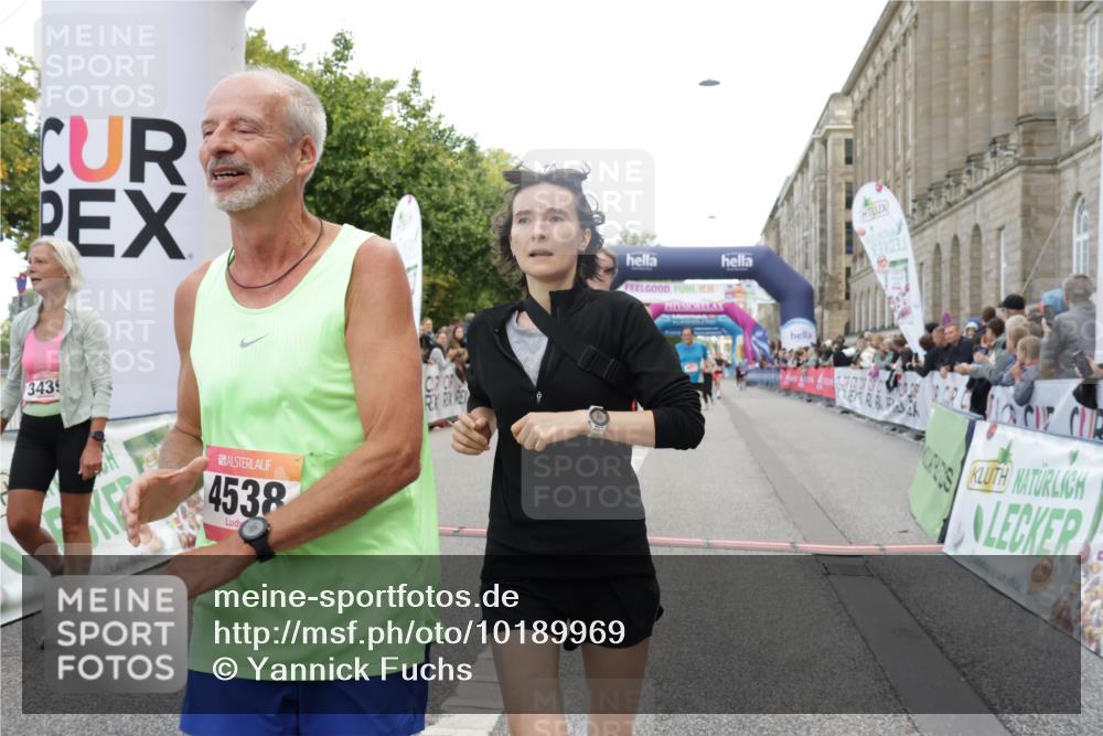 06.09.2026 - CURREX Alsterlauf Yannick Fuchs http://msf.ph/oto/10189969 06.09.2026 10:05:47 Ziel 2047, 2267, 2476, 2659, 3180, 3230, 3314, 3439, 3457, 4130, 4197, 4198, 4408, 4430, 4538, 4741, 4871, 5135, 5137, 5390, 5405, 5406, 5520, 6458 meine-sportfotos.de