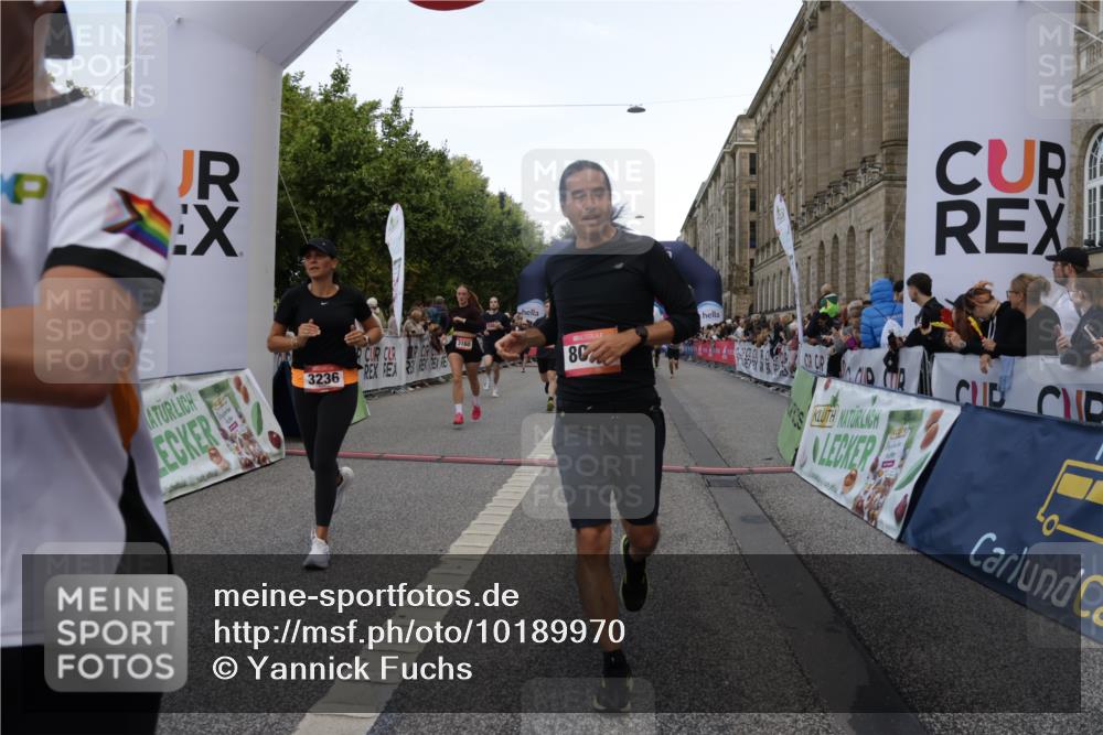 06.09.2026 - CURREX Alsterlauf Yannick Fuchs http://msf.ph/oto/10189970 06.09.2026 09:57:32 Ziel 2316, 2806, 2966, 3160, 3236, 3559, 3881, 3914, 4224, 4641, 4682, 4859, 5107, 5463, 5510, 5978, 6020, 8029, 8281 meine-sportfotos.de