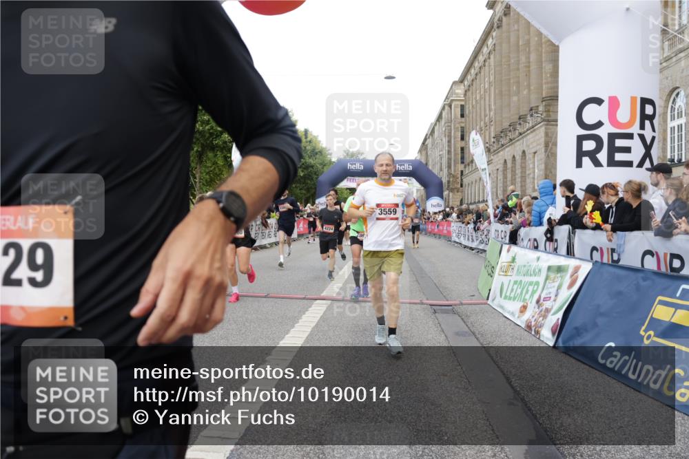 06.09.2026 - CURREX Alsterlauf Yannick Fuchs http://msf.ph/oto/10190014 06.09.2026 09:57:33 Ziel 2806, 2966, 3160, 3236, 3559, 3881, 3914, 4213, 4224, 4641, 4682, 4859, 5107, 5215, 5463, 5510, 5775, 5978, 6020, 6042, 6365, 8029, 8281 meine-sportfotos.de