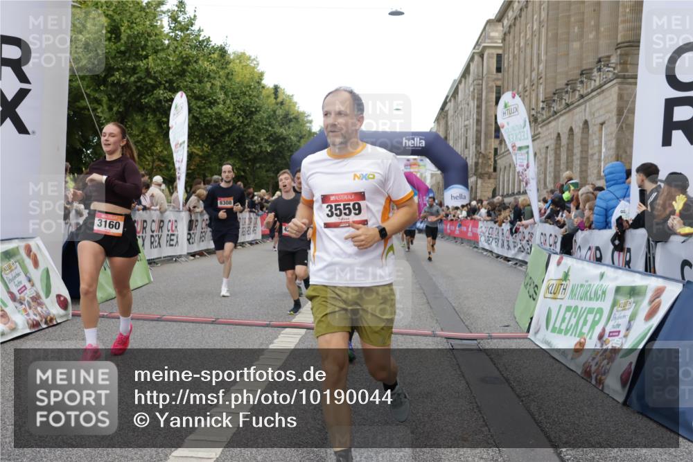 06.09.2026 - CURREX Alsterlauf Yannick Fuchs http://msf.ph/oto/10190044 06.09.2026 09:57:33 Ziel 2806, 2966, 3160, 3236, 3559, 3881, 3914, 4213, 4224, 4641, 4682, 4859, 5107, 5215, 5463, 5510, 5775, 5978, 6020, 6042, 6365, 8029, 8281 meine-sportfotos.de