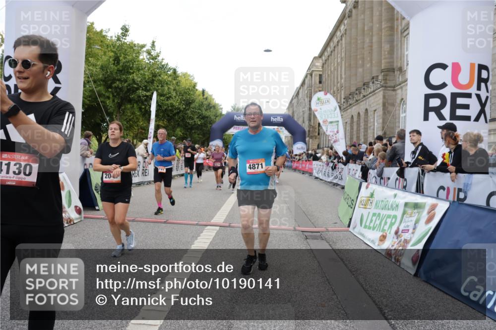 06.09.2026 - CURREX Alsterlauf Yannick Fuchs http://msf.ph/oto/10190141 06.09.2026 10:05:51 Ziel 2047, 2267, 2476, 2659, 3230, 3439, 4130, 4197, 4198, 4481, 4538, 4736, 4737, 4741, 4871, 5070, 5115, 5137, 5390, 5520, 5556, 6045, 6121 meine-sportfotos.de