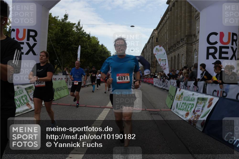 06.09.2026 - CURREX Alsterlauf Yannick Fuchs http://msf.ph/oto/10190182 06.09.2026 10:05:51 Ziel 2047, 2267, 2476, 2659, 3230, 3439, 4130, 4197, 4198, 4481, 4538, 4736, 4737, 4741, 4871, 5070, 5115, 5137, 5390, 5520, 5556, 6045, 6121 meine-sportfotos.de