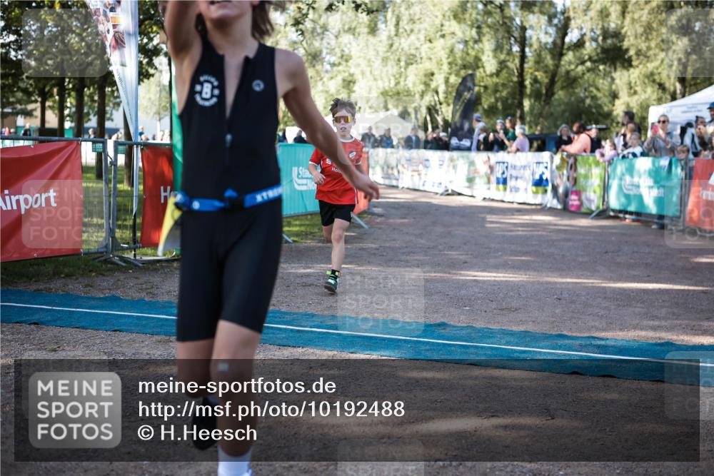 06.09.2026 - 20. Norderstedt Triathlon H.Heesch http://msf.ph/oto/10192488 06.09.2026 09:49:12 Ziel 609, 635, 642, 672, 691 meine-sportfotos.de