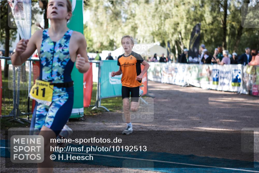 06.09.2026 - 20. Norderstedt Triathlon H.Heesch http://msf.ph/oto/10192513 06.09.2026 09:49:21 Ziel 611, 663 meine-sportfotos.de