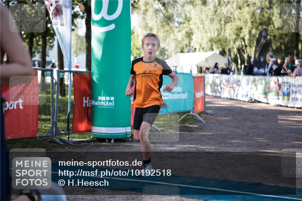 06.09.2026 - 20. Norderstedt Triathlon H.Heesch http://msf.ph/oto/10192518 06.09.2026 09:49:21 Ziel 611, 663 meine-sportfotos.de