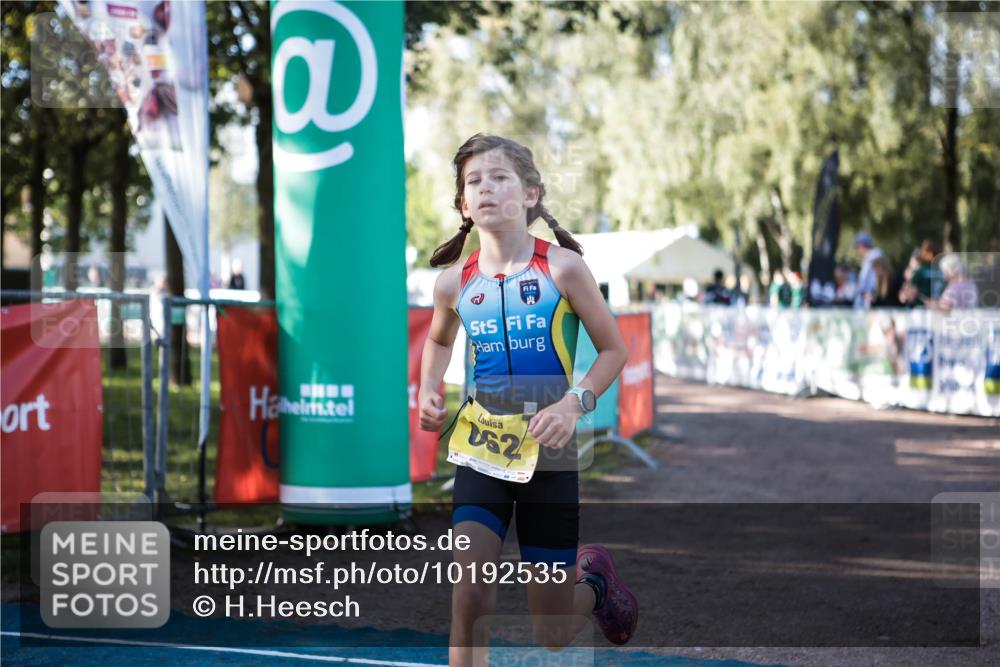 06.09.2026 - 20. Norderstedt Triathlon H.Heesch http://msf.ph/oto/10192535 06.09.2026 09:49:28 Ziel 662, 663 meine-sportfotos.de