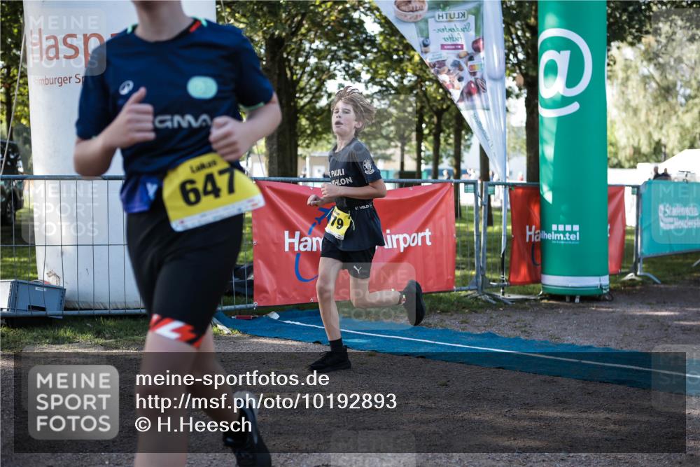 06.09.2026 - 20. Norderstedt Triathlon H.Heesch http://msf.ph/oto/10192893 06.09.2026 09:53:38 Ziel 625, 647, 679 meine-sportfotos.de