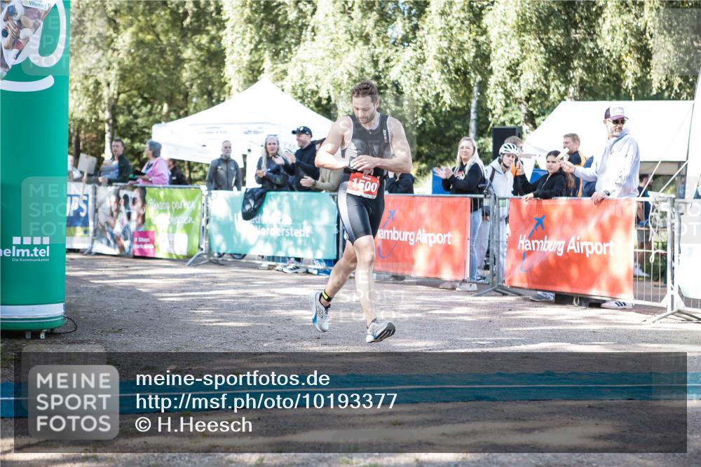 06.09.2026 - 20. Norderstedt Triathlon H.Heesch http://msf.ph/oto/10193377 06.09.2026 10:38:40 Ziel 1500 meine-sportfotos.de