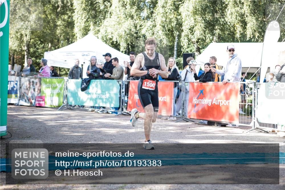 06.09.2026 - 20. Norderstedt Triathlon H.Heesch http://msf.ph/oto/10193383 06.09.2026 10:38:40 Ziel 1500 meine-sportfotos.de