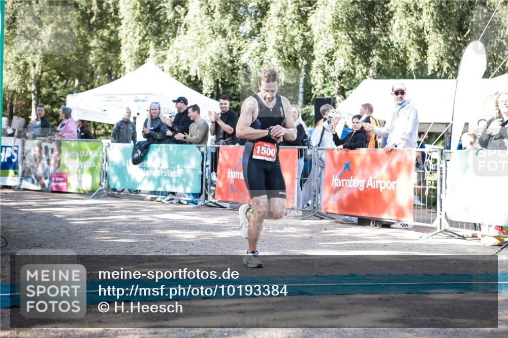 06.09.2026 - 20. Norderstedt Triathlon H.Heesch http://msf.ph/oto/10193384 06.09.2026 10:38:40 Ziel 1500 meine-sportfotos.de