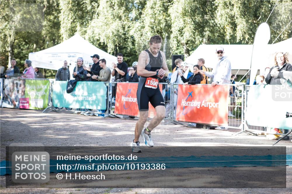 06.09.2026 - 20. Norderstedt Triathlon H.Heesch http://msf.ph/oto/10193386 06.09.2026 10:38:40 Ziel 1500 meine-sportfotos.de