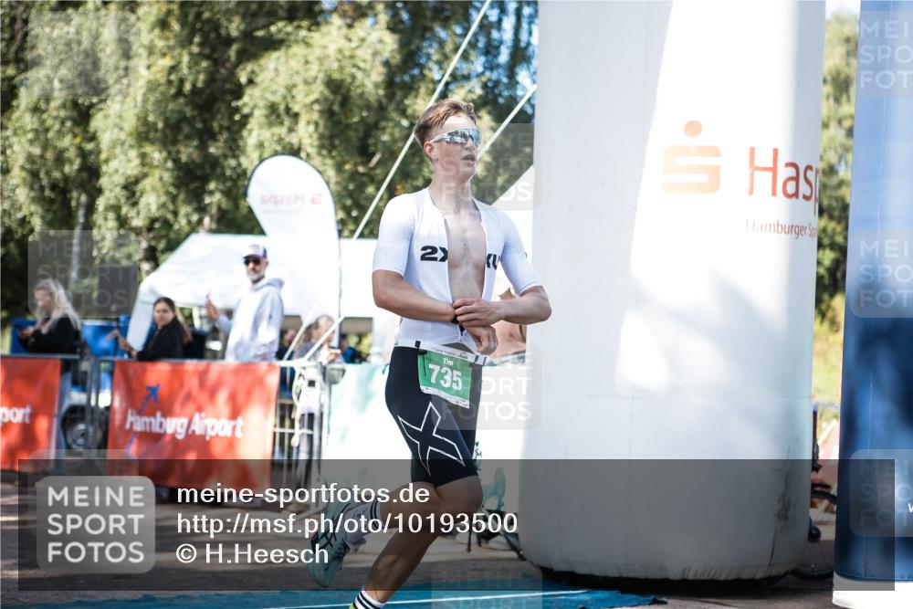 06.09.2026 - 20. Norderstedt Triathlon H.Heesch http://msf.ph/oto/10193500 06.09.2026 10:40:03 Ziel 735 meine-sportfotos.de