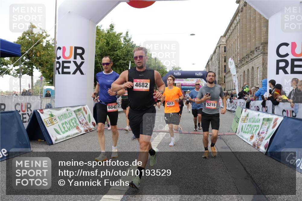 06.09.2026 - CURREX Alsterlauf Yannick Fuchs http://msf.ph/oto/10193529 06.09.2026 09:57:38 Ziel 2237, 2242, 2288, 2538, 2806, 3097, 3160, 3236, 3442, 3514, 3559, 4213, 4224, 4334, 4682, 4691, 5107, 5215, 5775, 6020, 6042, 6078, 6318, 6365, 8029, 8231 meine-sportfotos.de