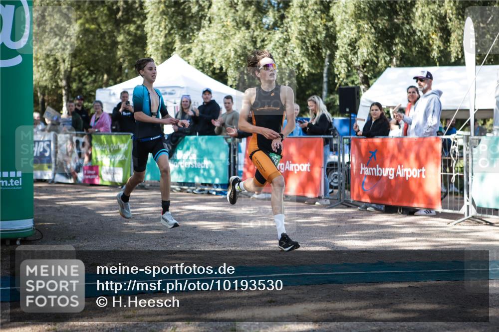 06.09.2026 - 20. Norderstedt Triathlon H.Heesch http://msf.ph/oto/10193530 06.09.2026 10:40:12 Ziel 718, 756 meine-sportfotos.de