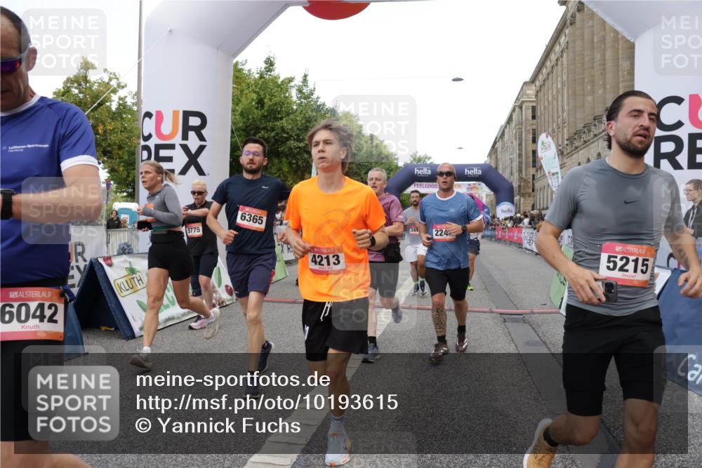 06.09.2026 - CURREX Alsterlauf Yannick Fuchs http://msf.ph/oto/10193615 06.09.2026 09:57:39 Ziel 2237, 2242, 2288, 2538, 2663, 2806, 3097, 3160, 3442, 3514, 3559, 4213, 4224, 4334, 4682, 4691, 5107, 5215, 5775, 6020, 6042, 6078, 6318, 6365, 8231, 8307 meine-sportfotos.de