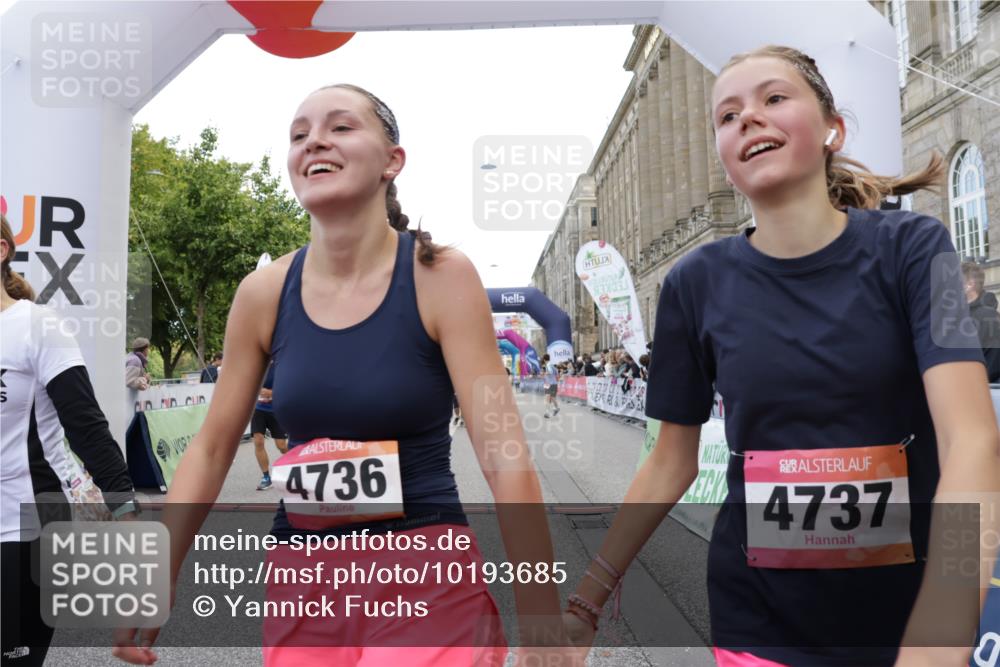 06.09.2026 - CURREX Alsterlauf Yannick Fuchs http://msf.ph/oto/10193685 06.09.2026 10:05:57 Ziel 2047, 3098, 3842, 3976, 4481, 4736, 4737, 4741, 4871, 5070, 5115, 5277, 5520, 5556, 5726, 5781, 6045, 6089, 6107, 6121, 8056 meine-sportfotos.de