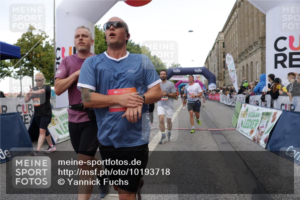 06.09.2026 - CURREX Alsterlauf Yannick Fuchs http://msf.ph/oto/10193718 06.09.2026 09:57:40 Ziel 2237, 2242, 2288, 2538, 2663, 2806, 2877, 2950, 3097, 3160, 3442, 3514, 4213, 4224, 4334, 4682, 4691, 5107, 5215, 5736, 5775, 6020, 6042, 6078, 6318, 6365, 8231, 8307 meine-sportfotos.de