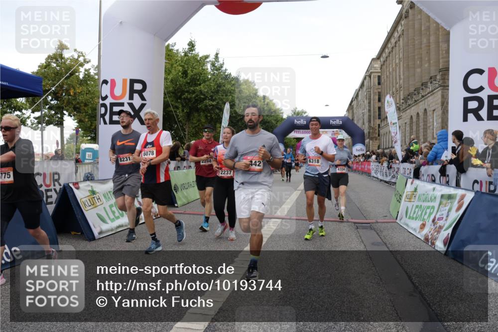 06.09.2026 - CURREX Alsterlauf Yannick Fuchs http://msf.ph/oto/10193744 06.09.2026 09:57:41 Ziel 2237, 2242, 2288, 2523, 2538, 2663, 2877, 2950, 3097, 3442, 3514, 4213, 4224, 4334, 4682, 4691, 5107, 5215, 5247, 5736, 5775, 6020, 6042, 6078, 6137, 6318, 6365, 8231, 8307 meine-sportfotos.de
