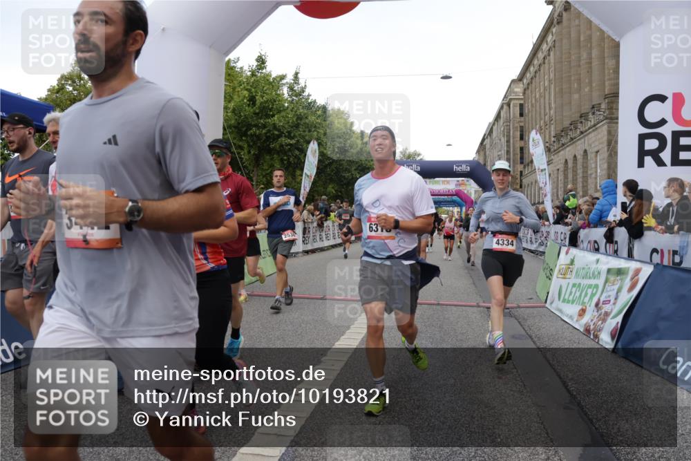 06.09.2026 - CURREX Alsterlauf Yannick Fuchs http://msf.ph/oto/10193821 06.09.2026 09:57:42 Ziel 2237, 2242, 2288, 2523, 2538, 2663, 2877, 2950, 3097, 3122, 3442, 3514, 4213, 4334, 4682, 4691, 5107, 5215, 5247, 5660, 5736, 5775, 6042, 6078, 6137, 6318, 6365, 8231, 8307 meine-sportfotos.de