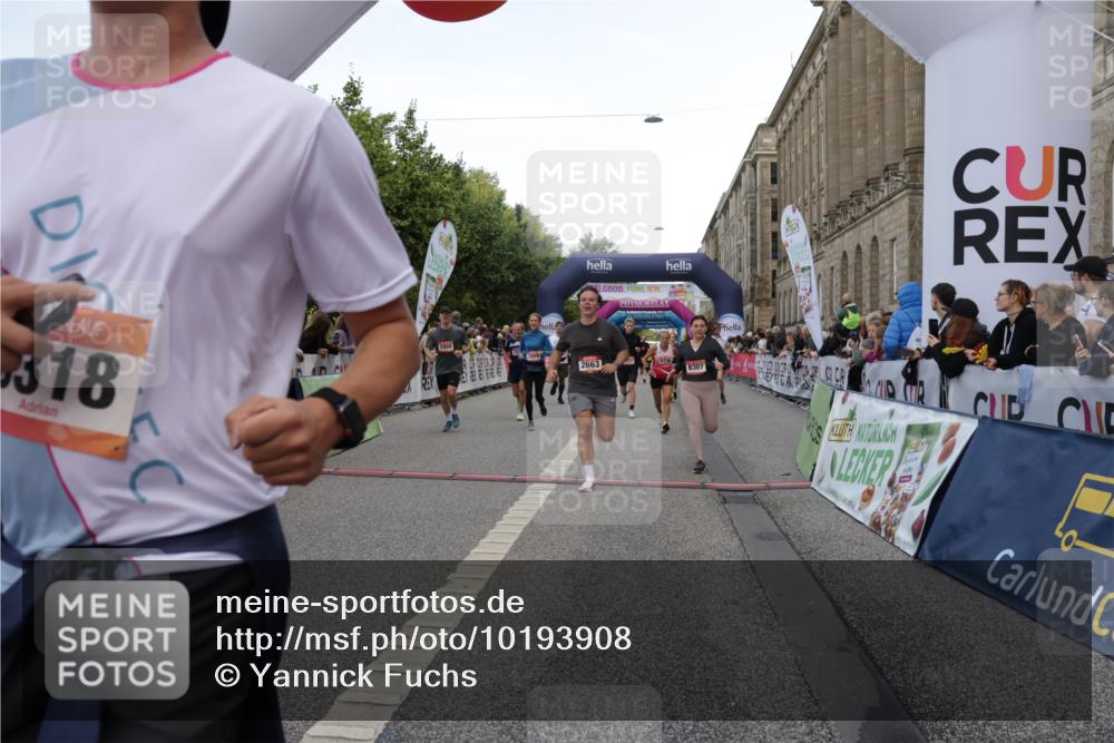 06.09.2026 - CURREX Alsterlauf Yannick Fuchs http://msf.ph/oto/10193908 06.09.2026 09:57:43 Ziel 2237, 2242, 2288, 2523, 2538, 2663, 2877, 2950, 3097, 3122, 3442, 3514, 4213, 4334, 4682, 4691, 5107, 5215, 5247, 5660, 5736, 5775, 6042, 6078, 6137, 6318, 6365, 8231, 8307 meine-sportfotos.de