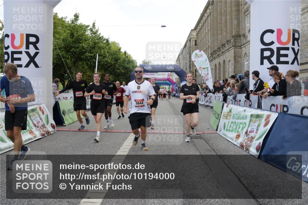 06.09.2026 - CURREX Alsterlauf Yannick Fuchs http://msf.ph/oto/10194000 06.09.2026 10:06:00 Ziel 3098, 3842, 3976, 4481, 4736, 4737, 4894, 5070, 5115, 5277, 5556, 5726, 5781, 6045, 6089, 6107, 6121, 6385, 8056, 8143 meine-sportfotos.de