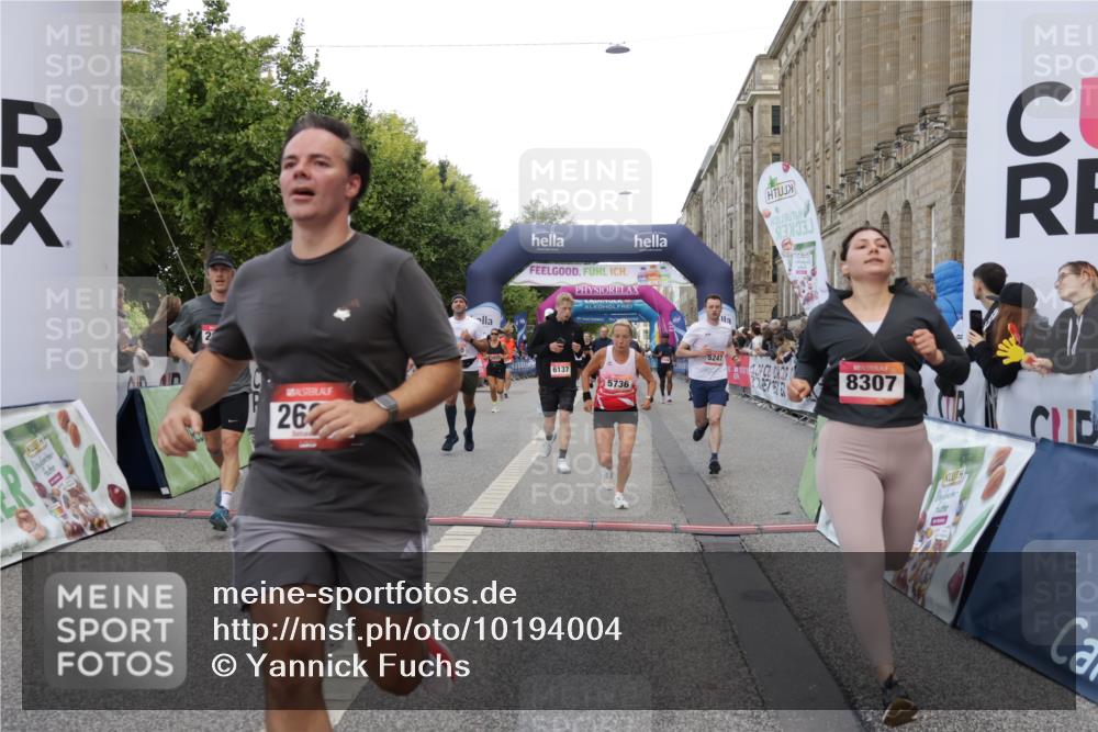 06.09.2026 - CURREX Alsterlauf Yannick Fuchs http://msf.ph/oto/10194004 06.09.2026 09:57:45 Ziel 2237, 2242, 2288, 2523, 2538, 2663, 2877, 2932, 2950, 3097, 3122, 3442, 3514, 4213, 4334, 4691, 4950, 5111, 5215, 5247, 5660, 5736, 5775, 6042, 6078, 6108, 6137, 6239, 6318, 6365, 8231, 8307 meine-sportfotos.de