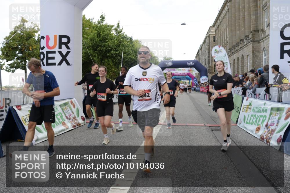 06.09.2026 - CURREX Alsterlauf Yannick Fuchs http://msf.ph/oto/10194036 06.09.2026 10:06:01 Ziel 3098, 3842, 3976, 4481, 4736, 4737, 4894, 5070, 5115, 5277, 5556, 5726, 5781, 6045, 6089, 6107, 6121, 6385, 8056, 8143 meine-sportfotos.de