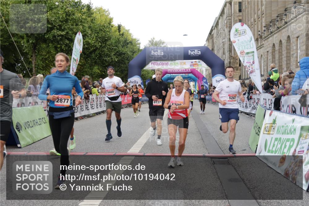 06.09.2026 - CURREX Alsterlauf Yannick Fuchs http://msf.ph/oto/10194042 06.09.2026 09:57:45 Ziel 2237, 2242, 2288, 2523, 2538, 2663, 2877, 2932, 2950, 3097, 3122, 3442, 3514, 4213, 4334, 4691, 4950, 5111, 5215, 5247, 5660, 5736, 5775, 6042, 6078, 6108, 6137, 6239, 6318, 6365, 8231, 8307 meine-sportfotos.de