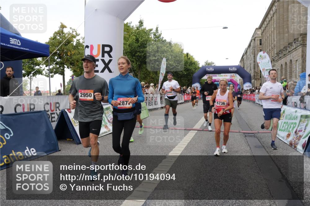 06.09.2026 - CURREX Alsterlauf Yannick Fuchs http://msf.ph/oto/10194094 06.09.2026 09:57:46 Ziel 2237, 2242, 2288, 2523, 2538, 2663, 2672, 2877, 2932, 2950, 3097, 3122, 3442, 3514, 4334, 4691, 4950, 5111, 5247, 5660, 5736, 5790, 6078, 6108, 6137, 6239, 6318, 8231, 8307 meine-sportfotos.de