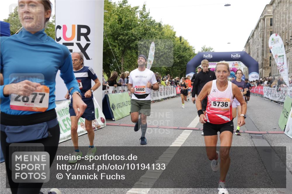 06.09.2026 - CURREX Alsterlauf Yannick Fuchs http://msf.ph/oto/10194133 06.09.2026 09:57:47 Ziel 2237, 2288, 2523, 2538, 2663, 2672, 2877, 2932, 2950, 3122, 3442, 4334, 4691, 4950, 5111, 5247, 5660, 5736, 5790, 6078, 6108, 6137, 6239, 6318, 8231, 8307 meine-sportfotos.de