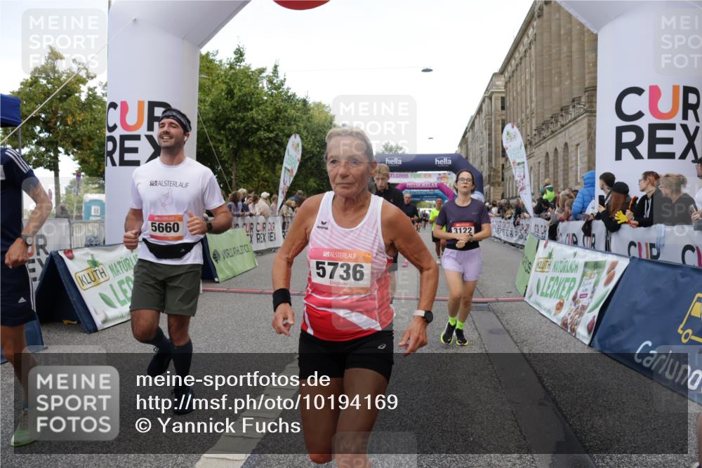 06.09.2026 - CURREX Alsterlauf Yannick Fuchs http://msf.ph/oto/10194169 06.09.2026 09:57:48 Ziel 2237, 2288, 2523, 2538, 2663, 2672, 2877, 2932, 2950, 3122, 4334, 4691, 4950, 5111, 5247, 5660, 5736, 5790, 6108, 6137, 6239, 6318, 8231, 8307 meine-sportfotos.de
