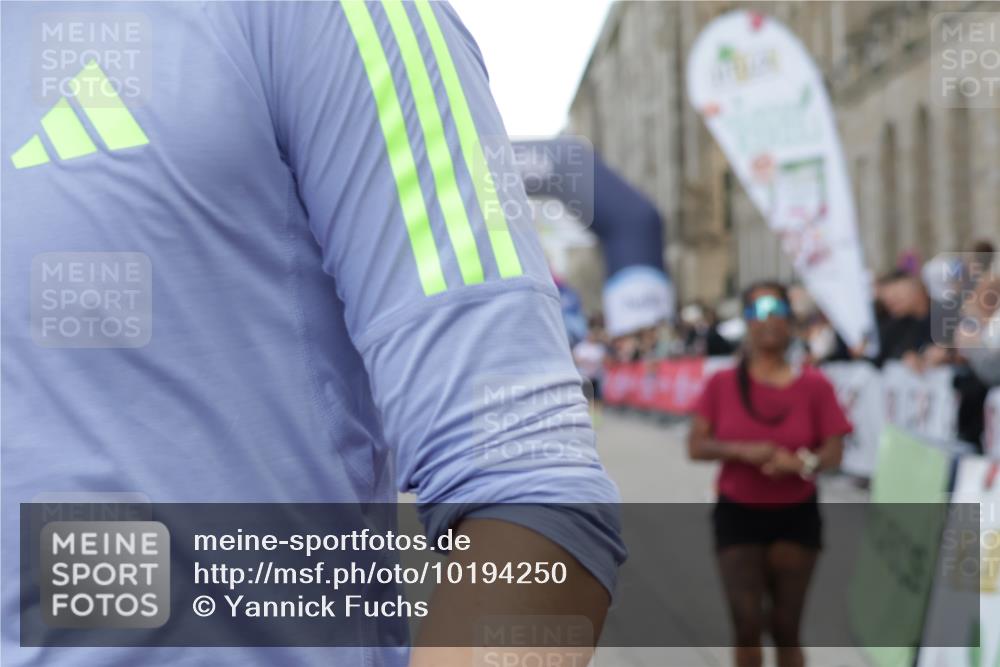 06.09.2026 - CURREX Alsterlauf Yannick Fuchs http://msf.ph/oto/10194250 06.09.2026 10:06:04 Ziel 2413, 2457, 2458, 3098, 3842, 3976, 4383, 4679, 4692, 4894, 5174, 5277, 5726, 5781, 6089, 6107, 6385, 8056, 8143, 8161 meine-sportfotos.de