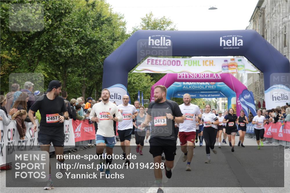 06.09.2026 - CURREX Alsterlauf Yannick Fuchs http://msf.ph/oto/10194298 06.09.2026 10:06:05 Ziel 2413, 2457, 2458, 3098, 3842, 3976, 4383, 4679, 4692, 4894, 5174, 5277, 5726, 5781, 6089, 6107, 6385, 8056, 8143, 8161 meine-sportfotos.de