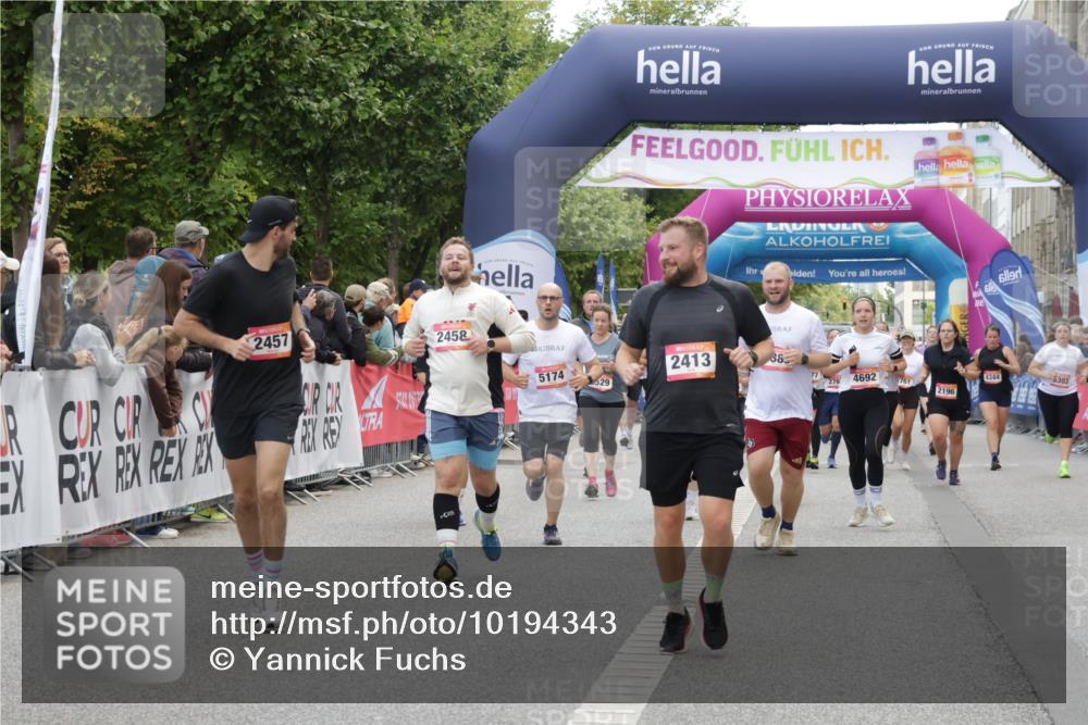 06.09.2026 - CURREX Alsterlauf Yannick Fuchs http://msf.ph/oto/10194343 06.09.2026 10:06:05 Ziel 2413, 2457, 2458, 3098, 3842, 3976, 4383, 4679, 4692, 4894, 5174, 5277, 5726, 5781, 6089, 6107, 6385, 8056, 8143, 8161 meine-sportfotos.de