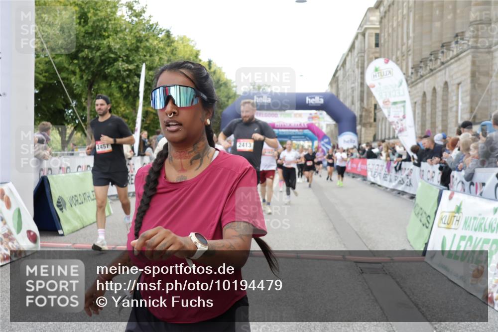 06.09.2026 - CURREX Alsterlauf Yannick Fuchs http://msf.ph/oto/10194479 06.09.2026 10:06:07 Ziel 2196, 2413, 2457, 2458, 3098, 3529, 3842, 3976, 4110, 4383, 4545, 4679, 4692, 4894, 5174, 5277, 5303, 5726, 6089, 6107, 6385, 6433, 8056, 8143, 8161 meine-sportfotos.de