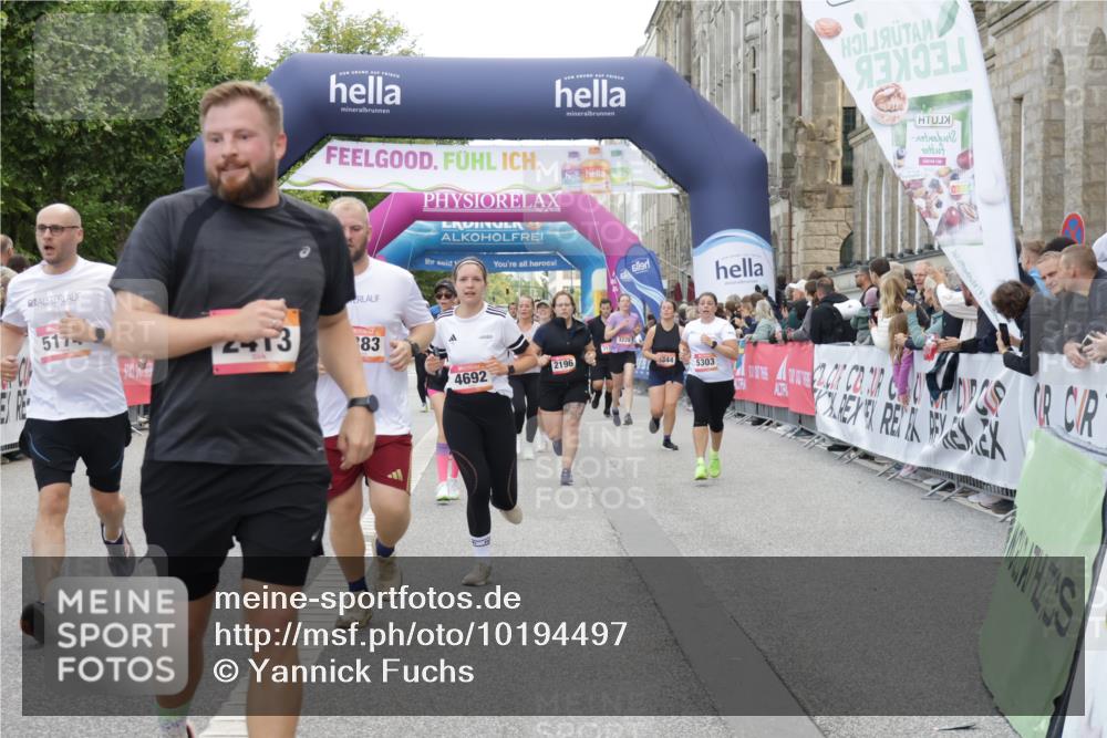 06.09.2026 - CURREX Alsterlauf Yannick Fuchs http://msf.ph/oto/10194497 06.09.2026 10:06:07 Ziel 2196, 2413, 2457, 2458, 3098, 3529, 3842, 3976, 4110, 4383, 4545, 4679, 4692, 4894, 5174, 5277, 5303, 5726, 6089, 6107, 6385, 6433, 8056, 8143, 8161 meine-sportfotos.de