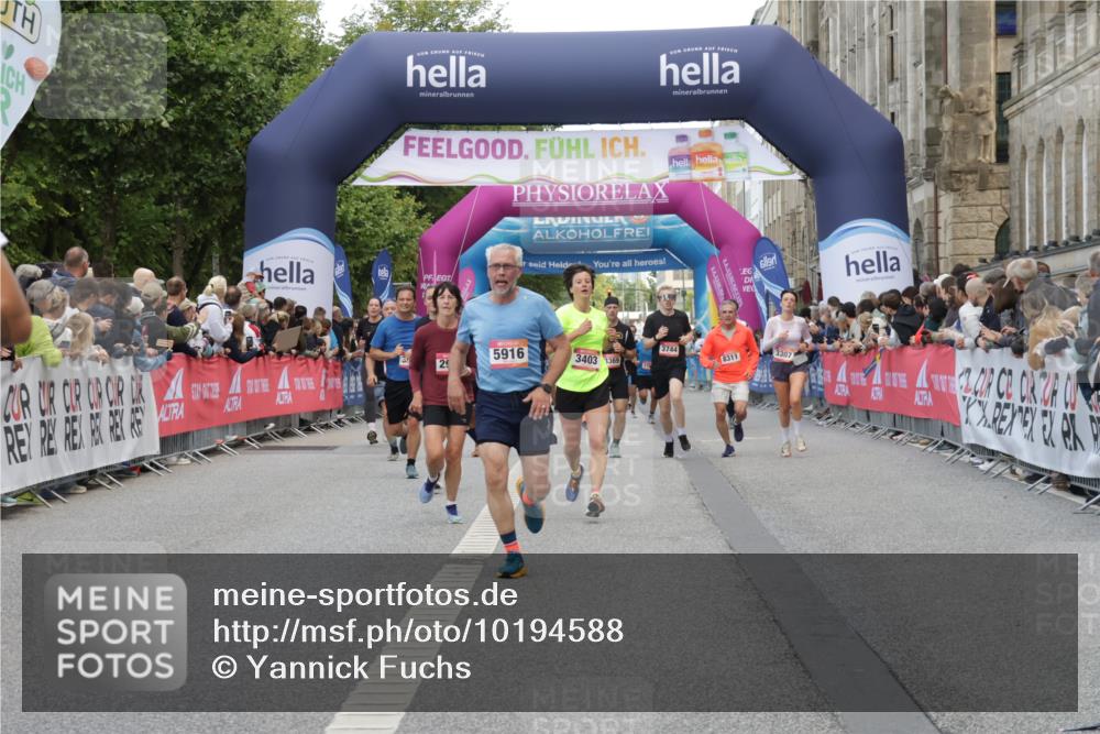 06.09.2026 - CURREX Alsterlauf Yannick Fuchs http://msf.ph/oto/10194588 06.09.2026 09:57:55 Ziel 2672, 2932, 2965, 3075, 3403, 4003, 4950, 5111, 5790, 5916, 6108, 6239 meine-sportfotos.de