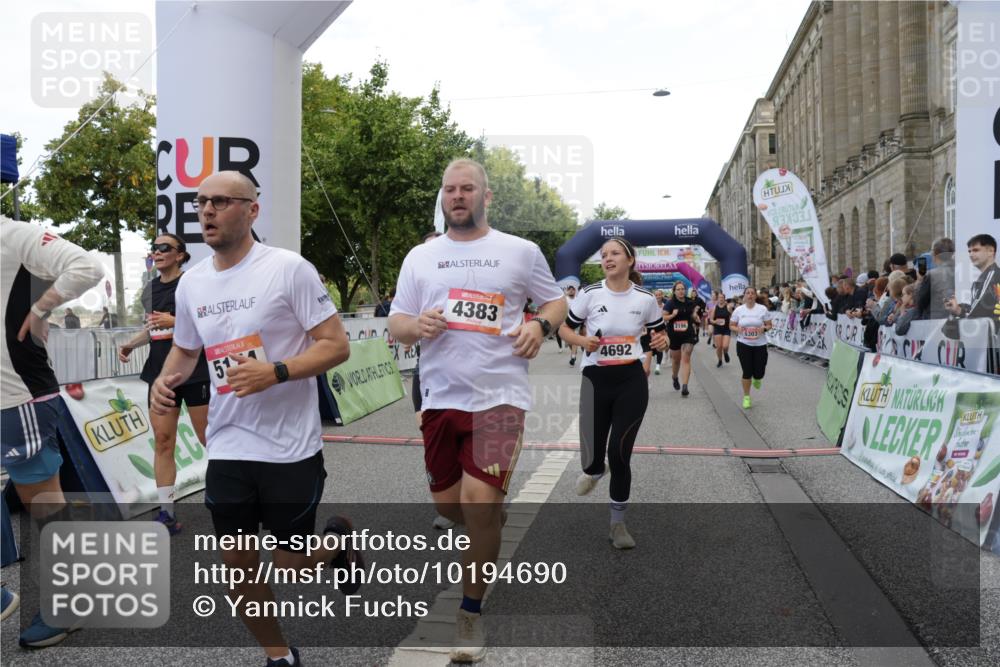 06.09.2026 - CURREX Alsterlauf Yannick Fuchs http://msf.ph/oto/10194690 06.09.2026 10:06:10 Ziel 2196, 2413, 2457, 2458, 2761, 2762, 2763, 2779, 3337, 3515, 3529, 3674, 3677, 3980, 4110, 4344, 4383, 4545, 4679, 4692, 4894, 5174, 5303, 6385, 6433, 8143, 8161 meine-sportfotos.de