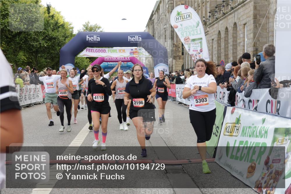 06.09.2026 - CURREX Alsterlauf Yannick Fuchs http://msf.ph/oto/10194729 06.09.2026 10:06:11 Ziel 2196, 2413, 2457, 2458, 2761, 2762, 2763, 2779, 3228, 3337, 3515, 3529, 3674, 3677, 3980, 4110, 4344, 4383, 4545, 4679, 4692, 4894, 5174, 5303, 5689, 6385, 6433, 8143, 8161 meine-sportfotos.de