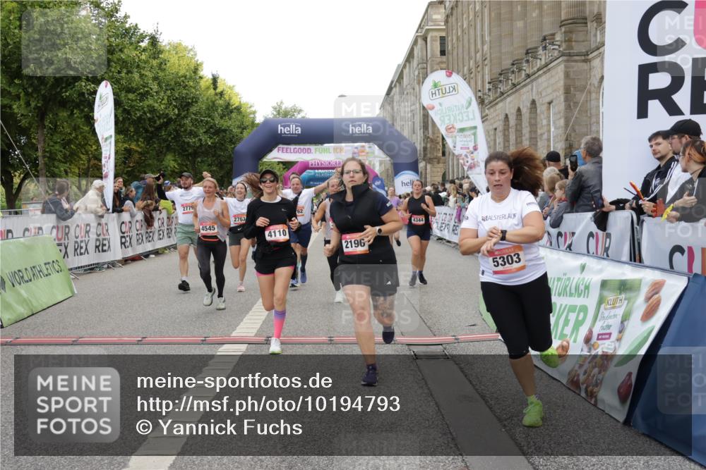 06.09.2026 - CURREX Alsterlauf Yannick Fuchs http://msf.ph/oto/10194793 06.09.2026 10:06:11 Ziel 2196, 2413, 2457, 2458, 2761, 2762, 2763, 2779, 3228, 3337, 3515, 3529, 3674, 3677, 3980, 4110, 4344, 4383, 4545, 4679, 4692, 4894, 5174, 5303, 5689, 6385, 6433, 8143, 8161 meine-sportfotos.de