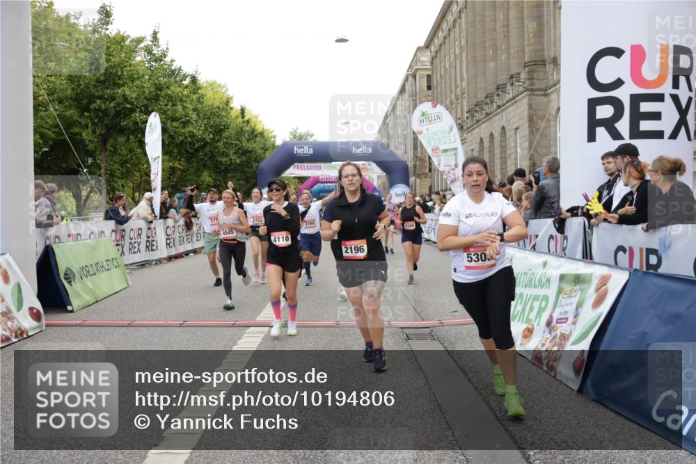 06.09.2026 - CURREX Alsterlauf Yannick Fuchs http://msf.ph/oto/10194806 06.09.2026 10:06:12 Ziel 2196, 2413, 2457, 2458, 2761, 2762, 2763, 2779, 3130, 3228, 3247, 3337, 3515, 3529, 3674, 3677, 3980, 4110, 4344, 4383, 4545, 4679, 4692, 4873, 5174, 5303, 5689, 6093, 6433, 8161 meine-sportfotos.de