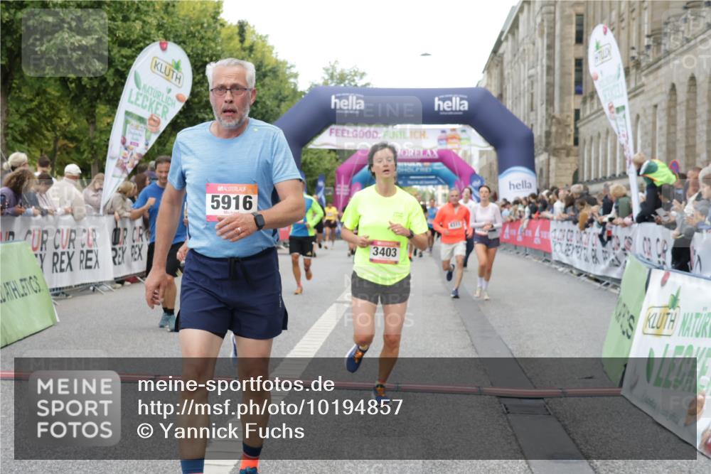 06.09.2026 - CURREX Alsterlauf Yannick Fuchs http://msf.ph/oto/10194857 06.09.2026 09:57:59 Ziel 2875, 2965, 3075, 3307, 3369, 3403, 3744, 4003, 5470, 5916, 6153, 8152, 8229, 8311 meine-sportfotos.de