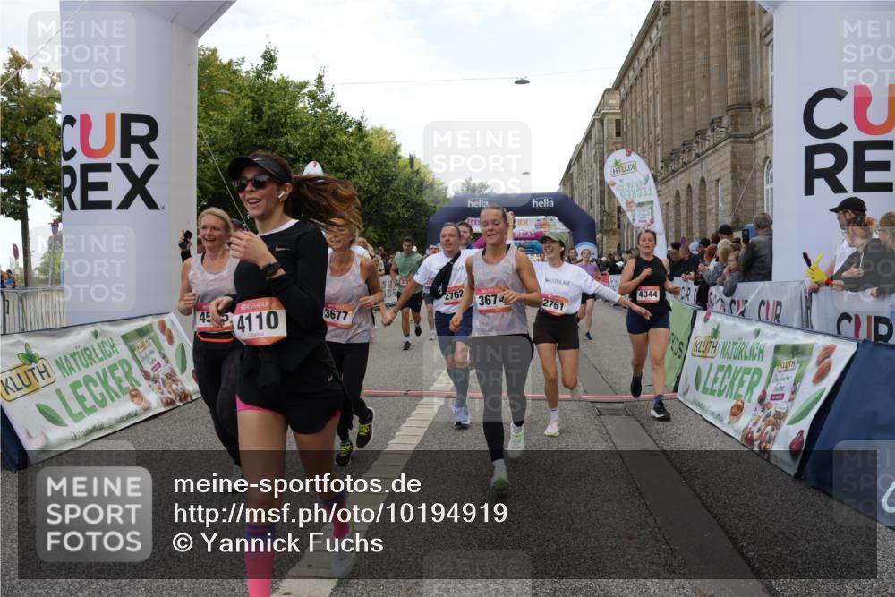 06.09.2026 - CURREX Alsterlauf Yannick Fuchs http://msf.ph/oto/10194919 06.09.2026 10:06:13 Ziel 2196, 2413, 2457, 2458, 2761, 2762, 2763, 2779, 3130, 3228, 3247, 3337, 3515, 3529, 3674, 3677, 3980, 4110, 4344, 4383, 4545, 4679, 4692, 4873, 5174, 5303, 5689, 6093, 6433, 8161 meine-sportfotos.de