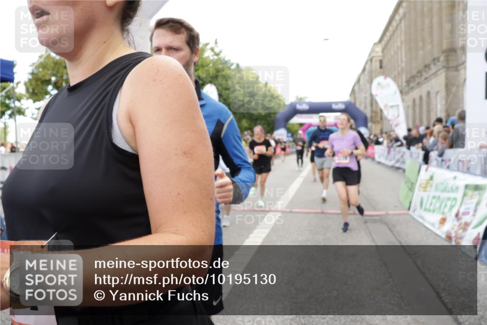 06.09.2026 - CURREX Alsterlauf Yannick Fuchs http://msf.ph/oto/10195130 06.09.2026 10:06:16 Ziel 2196, 2625, 2761, 2762, 2763, 2779, 3130, 3228, 3247, 3337, 3515, 3529, 3674, 3677, 3980, 4027, 4075, 4110, 4344, 4383, 4545, 4679, 4692, 4873, 5003, 5174, 5181, 5303, 5364, 5689, 6093, 6308, 6328, 6350, 6433, 8161 meine-sportfotos.de