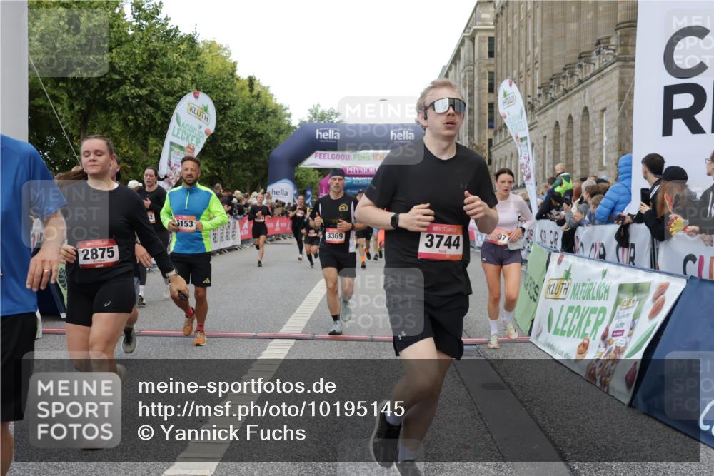 06.09.2026 - CURREX Alsterlauf Yannick Fuchs http://msf.ph/oto/10195145 06.09.2026 09:58:02 Ziel 2875, 2965, 3075, 3307, 3369, 3403, 3497, 3743, 3744, 3923, 4864, 5470, 5518, 5548, 5707, 5916, 6153, 8066, 8152, 8229, 8311 meine-sportfotos.de